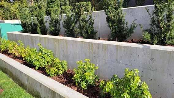 Maryland Heights Concrete builds retaining walls.