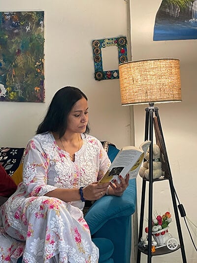 A child transitioning from frustration to focus while reading