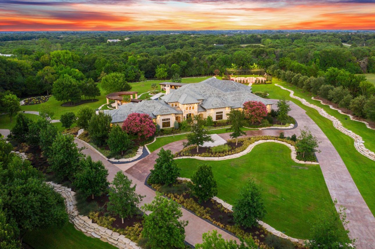 Luxury Homes in The Woodlands TX Under $1 Million