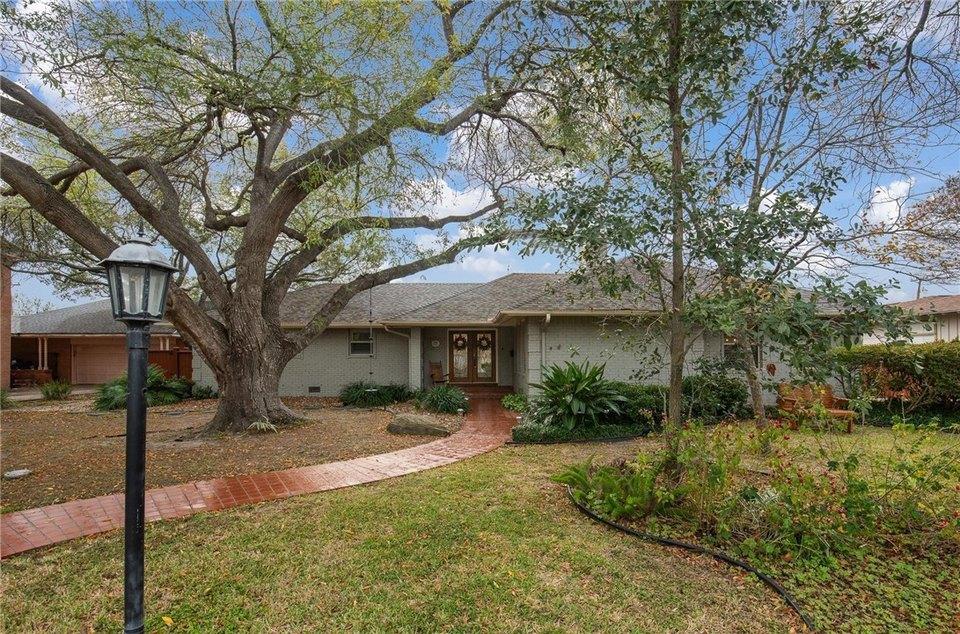 Cypress TX Neighborhoods With Large Lots: Where Buyers Can Find More Space