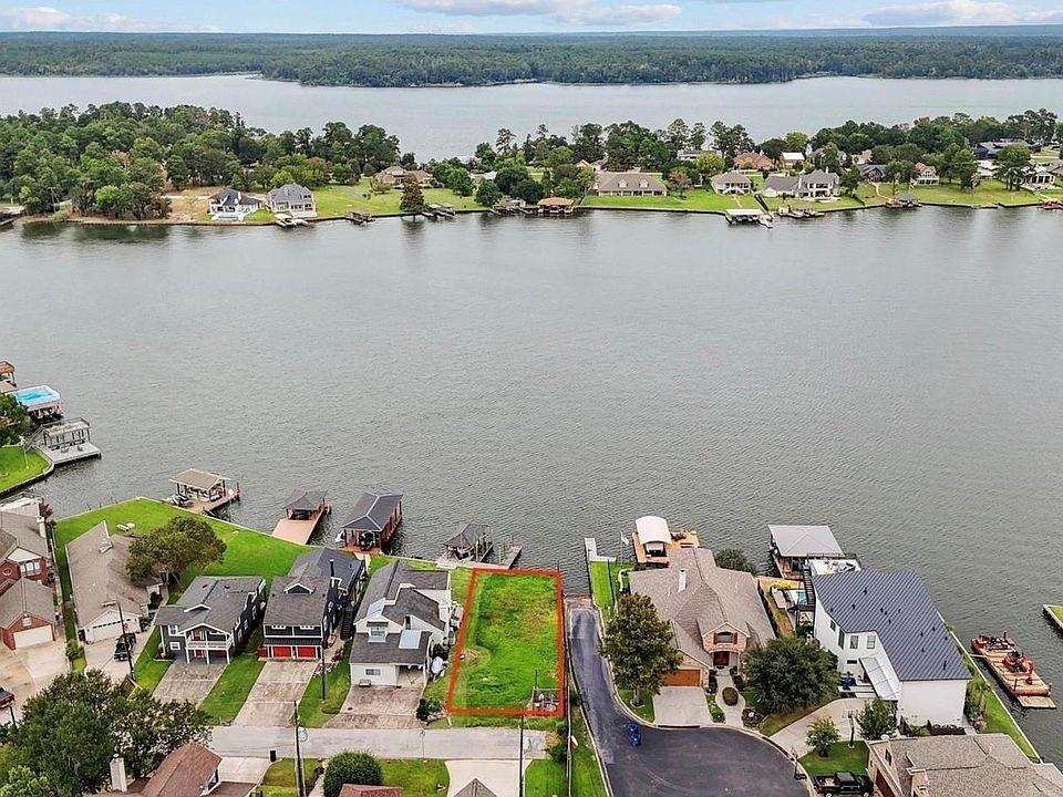 What Buyers Should Know Before Purchasing a Waterfront Lot on Lake Conroe