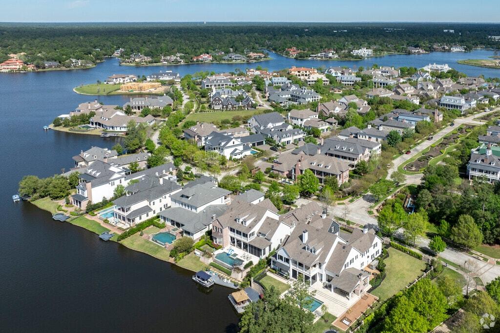 Best Luxury Neighborhoods in The Woodlands TX