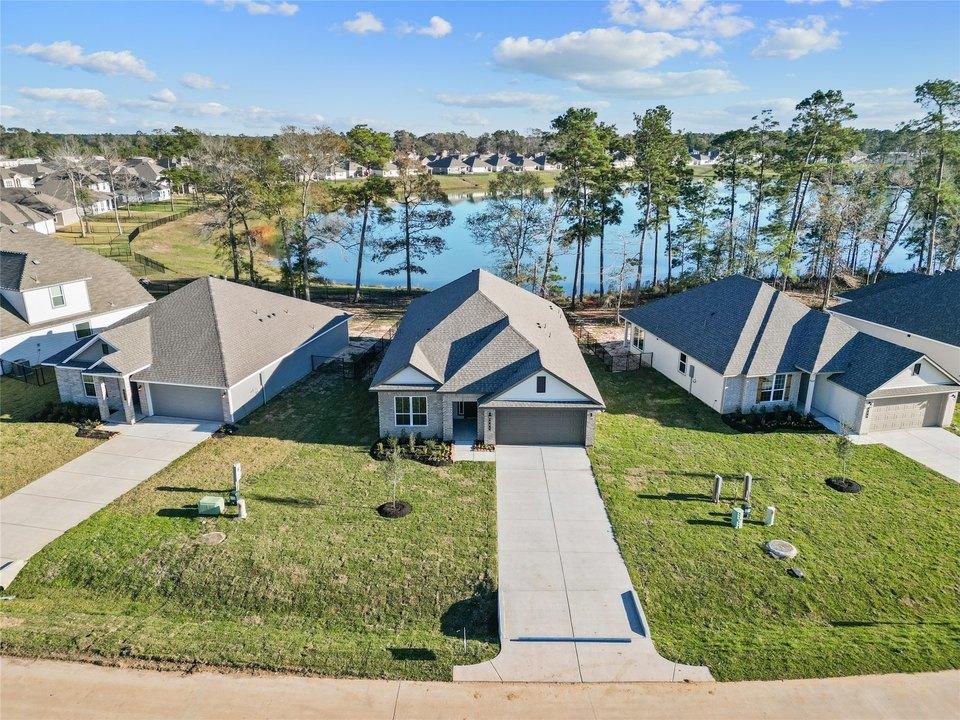 Best One-Story Homes Around Lake Conroe: A Complete Buyer's Guide (2026)