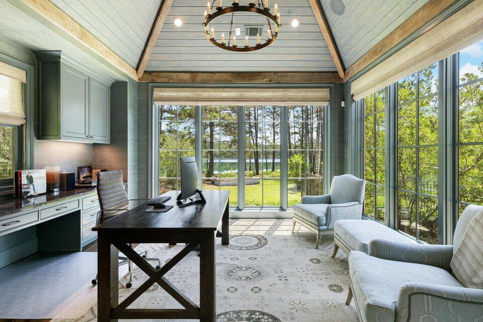 Lake Conroe Homes With Home Offices: A Guide for Remote and Hybrid Professionals