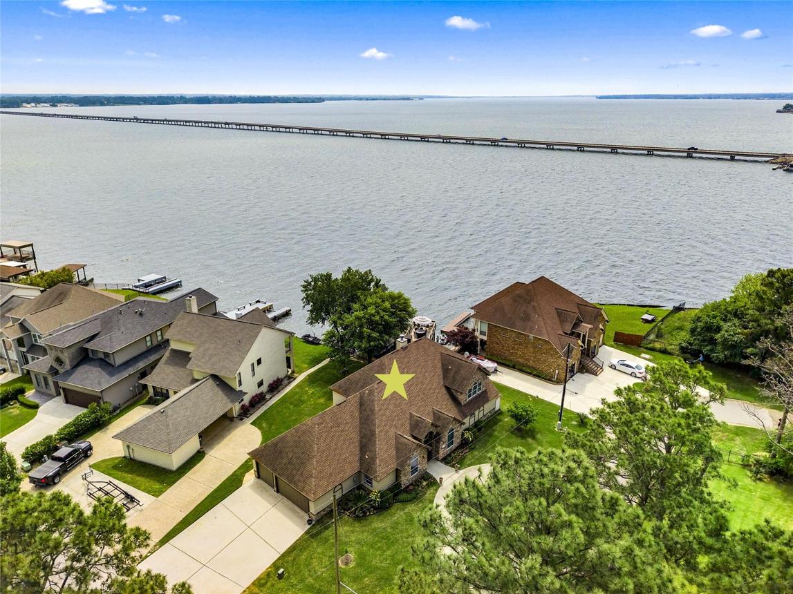 Waterfront vs. Water-View Homes Around Lake Conroe: Which Is Right for You? (2026 Guide)