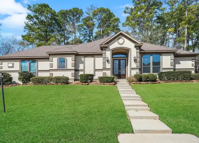 One-Story vs. Two-Story Homes Around Lake Conroe: Which Floor Plan Is Right for You? (2026 Guide)