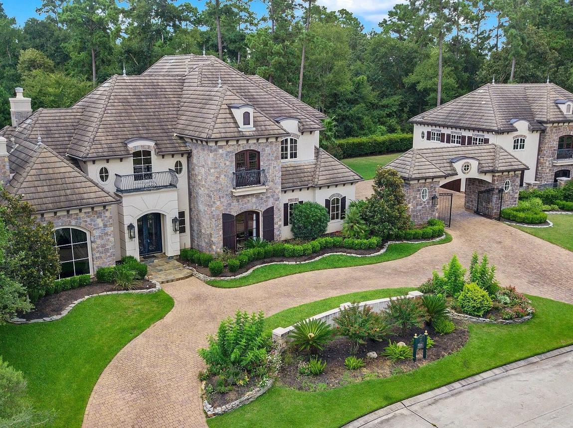 Homes with Guest Suites and Casitas in The Woodlands (2026 Guide)