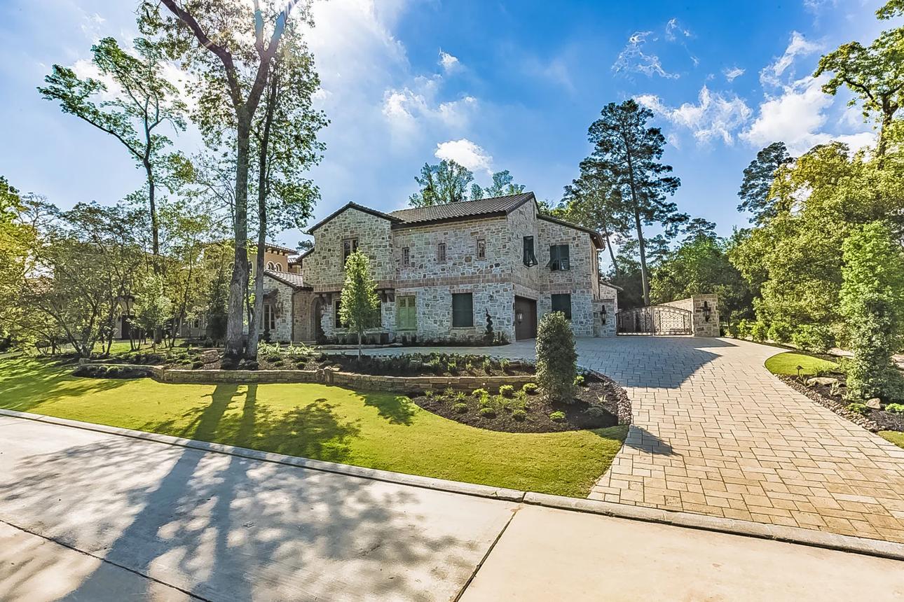 Homes with Guest Suites in Woodforest: A Buyer's Guide (2026)
