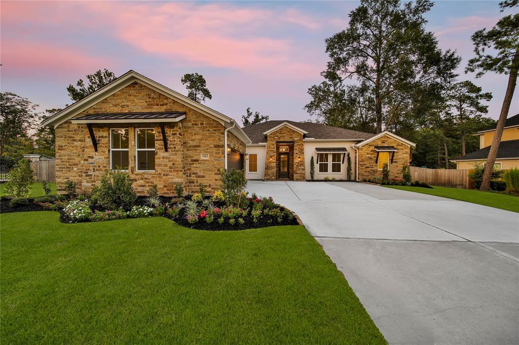 Single-Story Homes Near Lake Conroe: A Buyer's Guide (2026)
