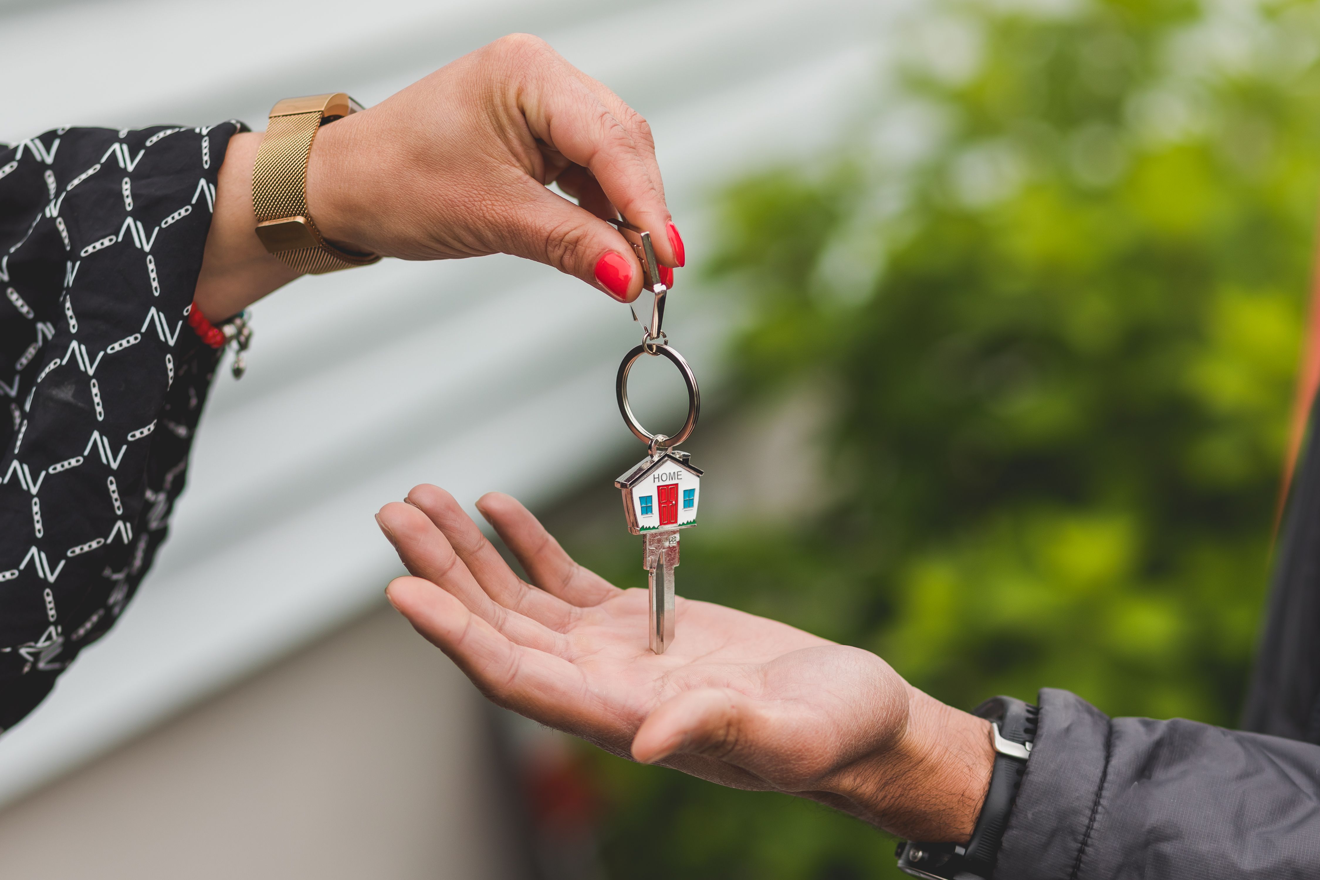 Selling Your Home and Buying Another Near Lake Conroe: How to Make the Transition Smooth