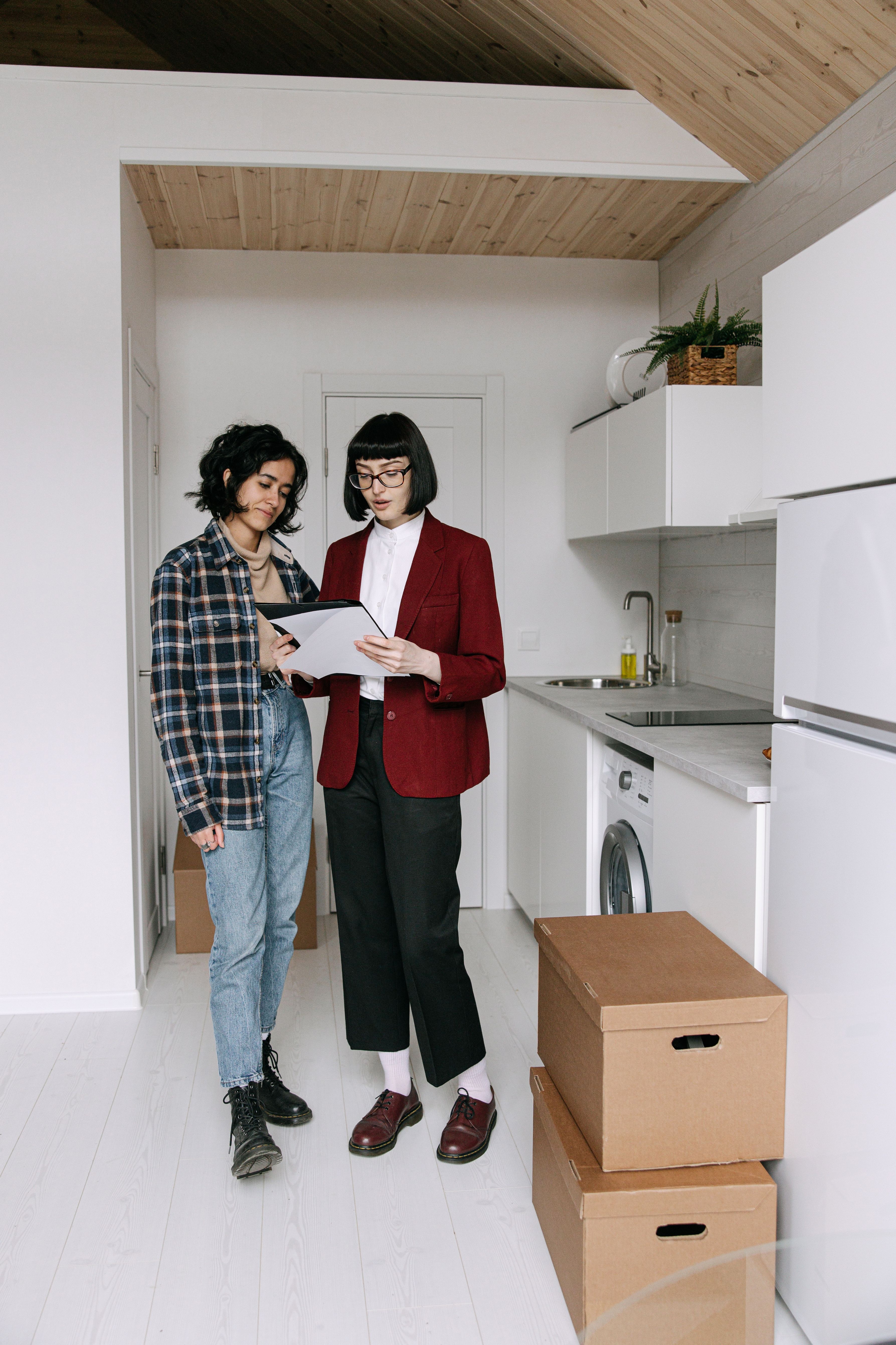 How to Time Your Home Sale and Purchase Near Lake Conroe Without Feeling Rushed