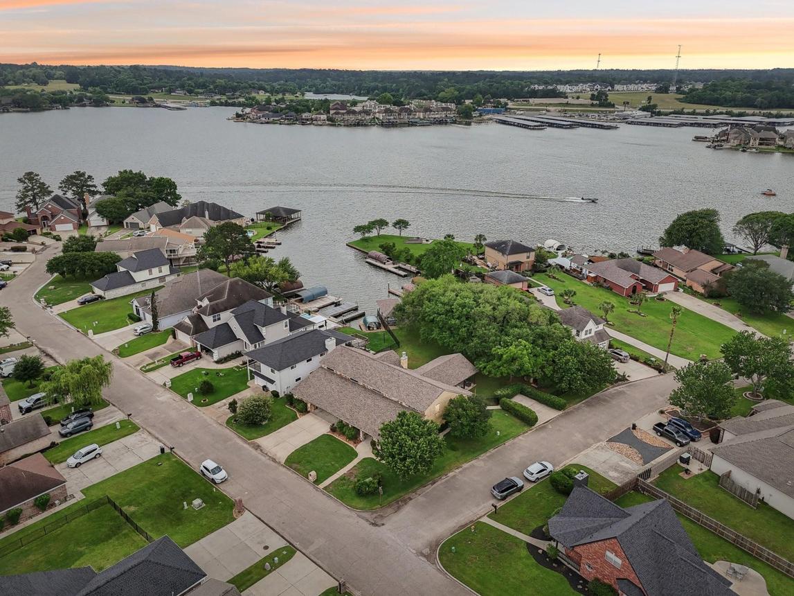 Weekend Lake House or Everyday Home? Don't Buy One Expecting It to Be the Other