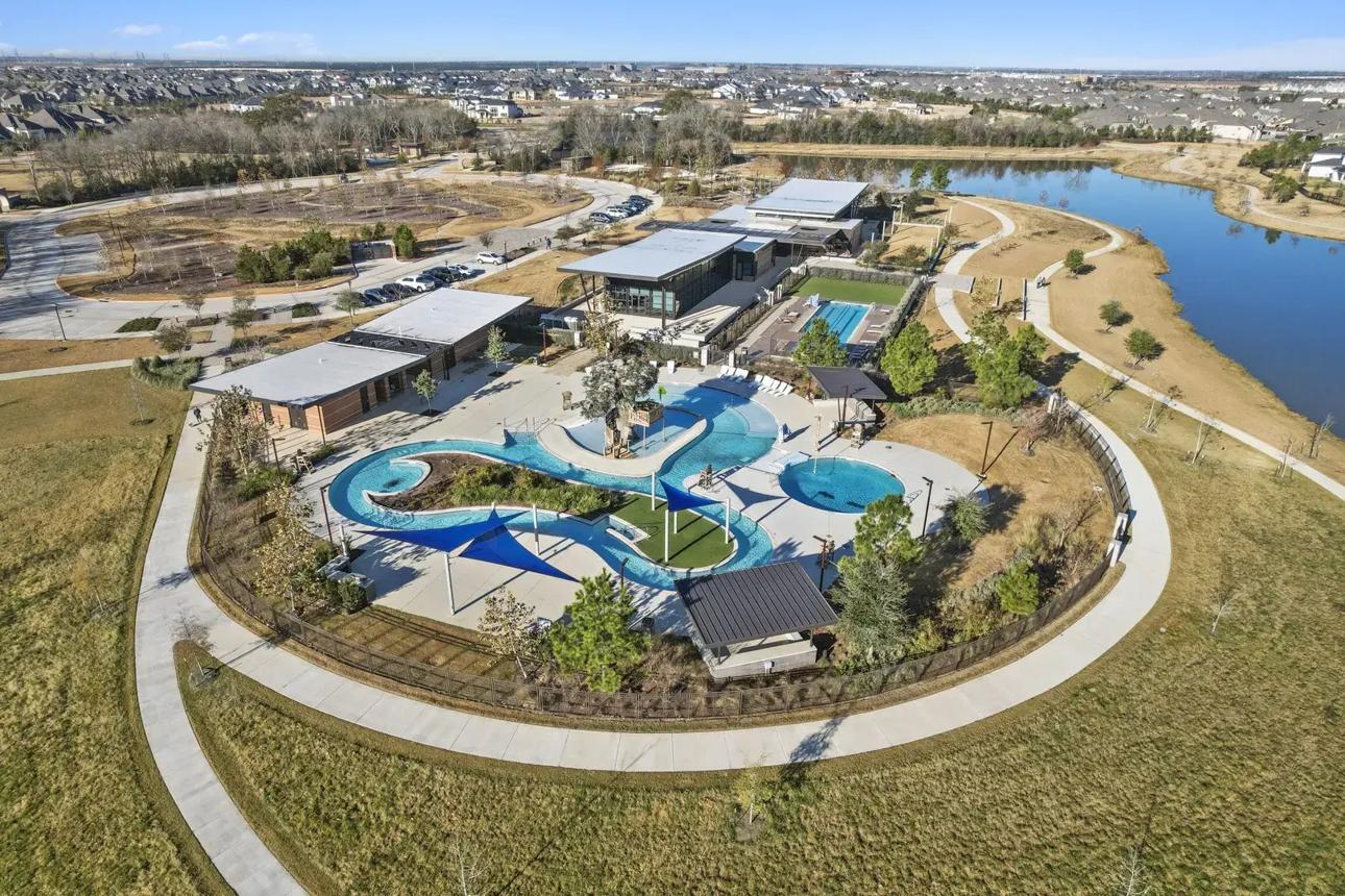 The Amenities Look Amazing. Make Sure the Monthly Cost Does Too.