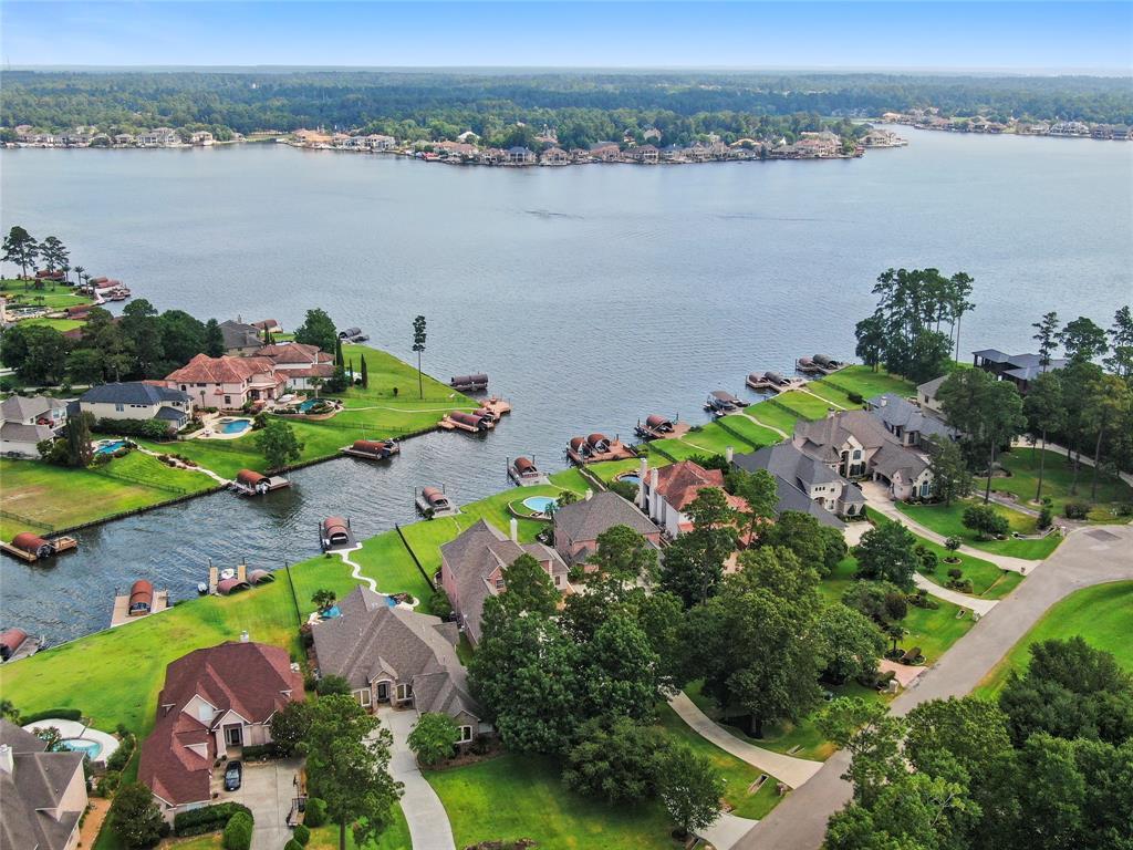 Waterfront Isn’t the Only Way to Live the Lake Conroe Lifestyle