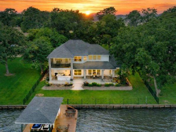 Buyers Can Remodel the House. They Can’t Recreate Your Waterfront.