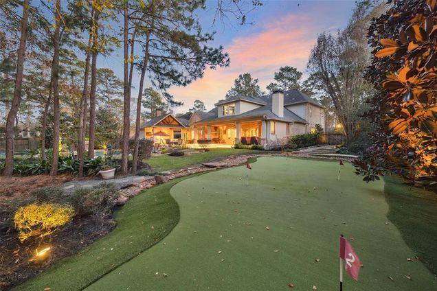 Selling a Golf Course Home? The View Is Only Part of the Story.