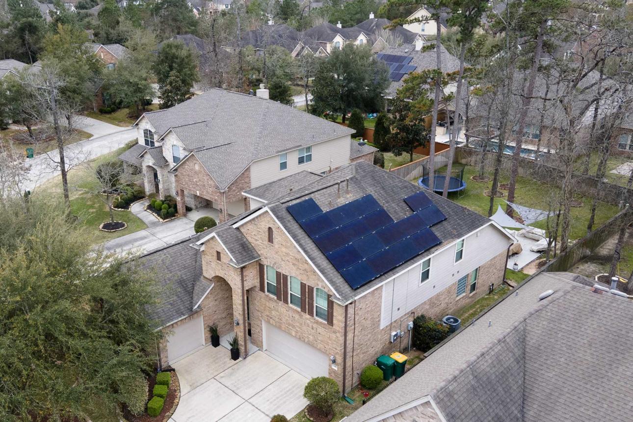 Your Spring Home Has Solar Panels—But Does the Buyer Get the Panels or the Payment?