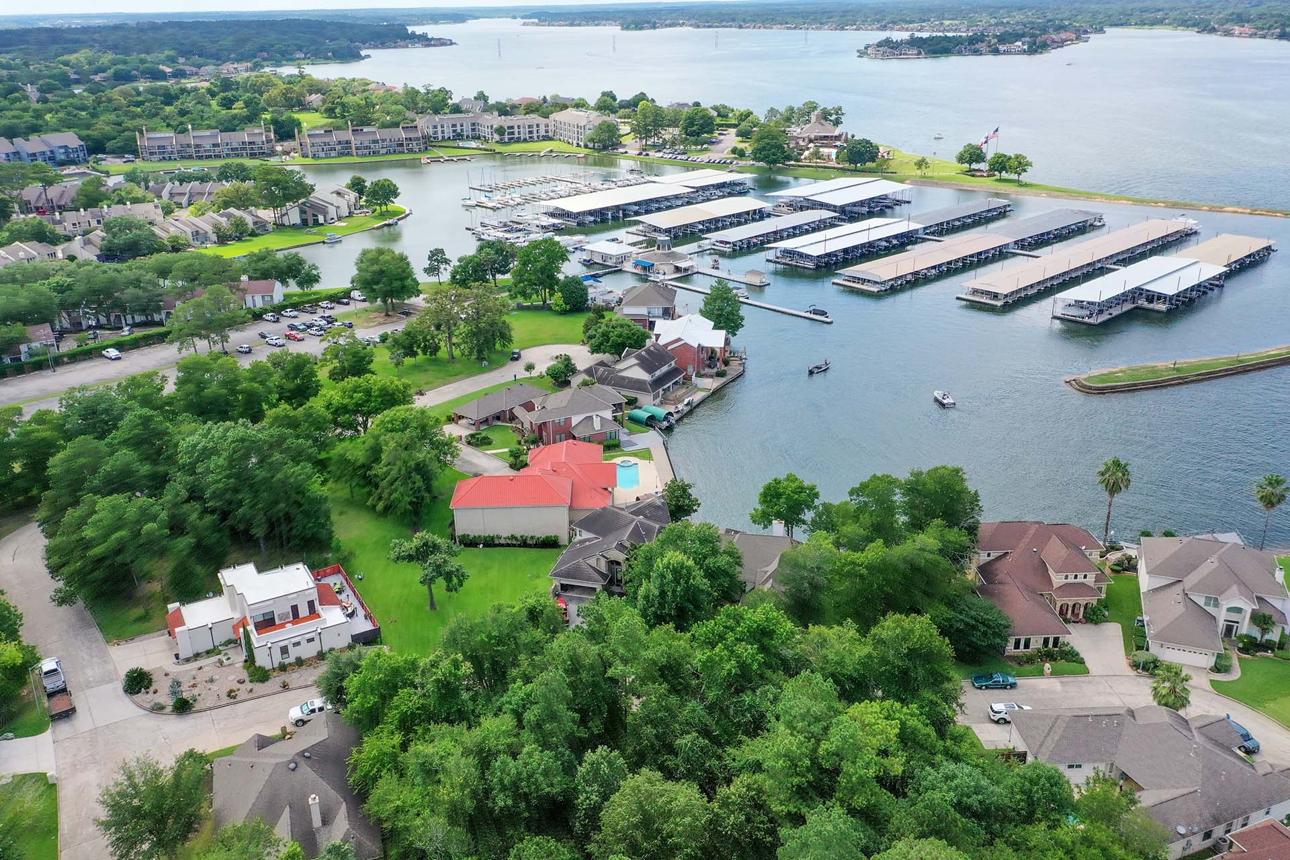 Moving to Lake Conroe? Choose the Community Before You Choose the House