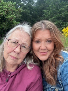 Jana with her mom