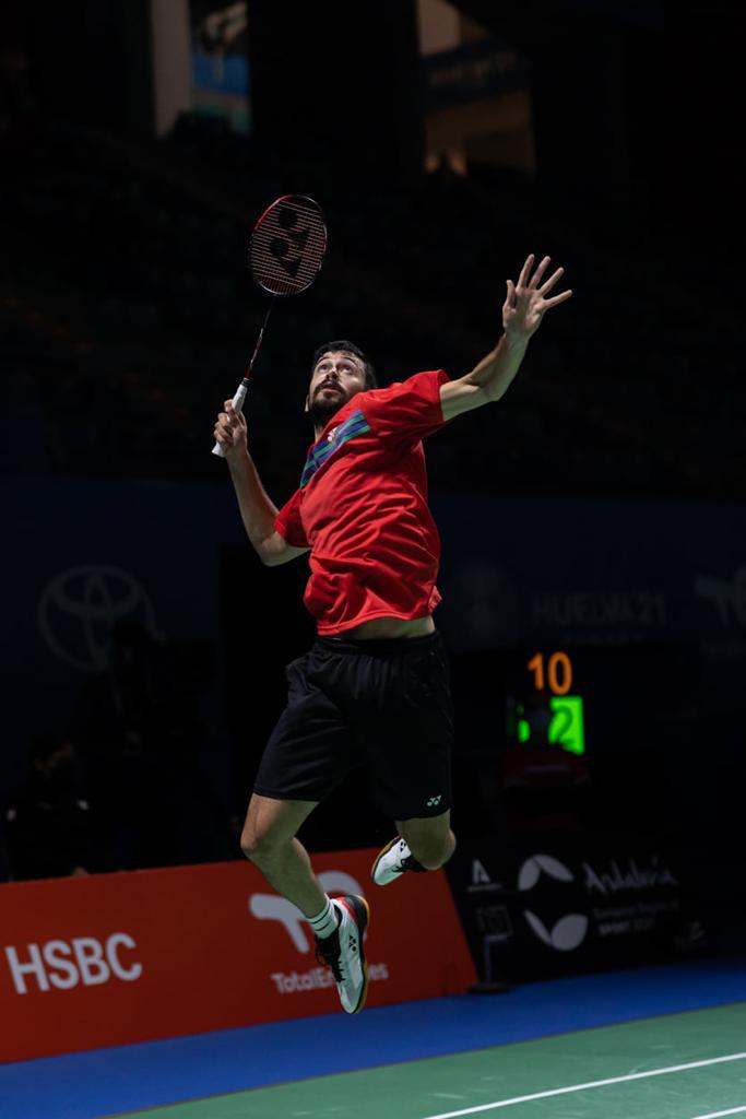 Why Your Badminton Shoulder Hurts and What to Do About It