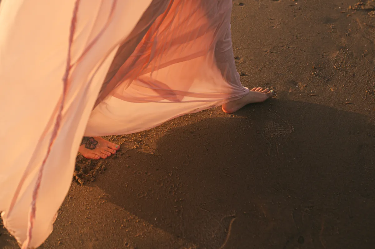 Melissa in natural light, radiating calm and grounded presence