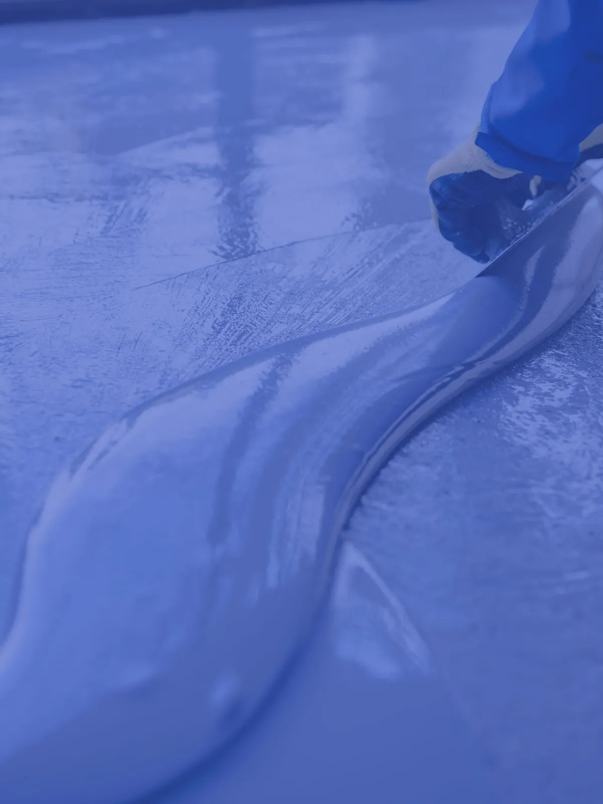 Sealed flake garage floor coating that resists dust in Yuma, AZ