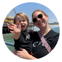 Corinne and her daughter at the Santa Monica pier