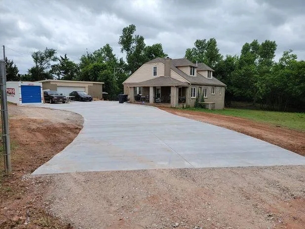 Oklahoma Concrete builds and installs driveways.
