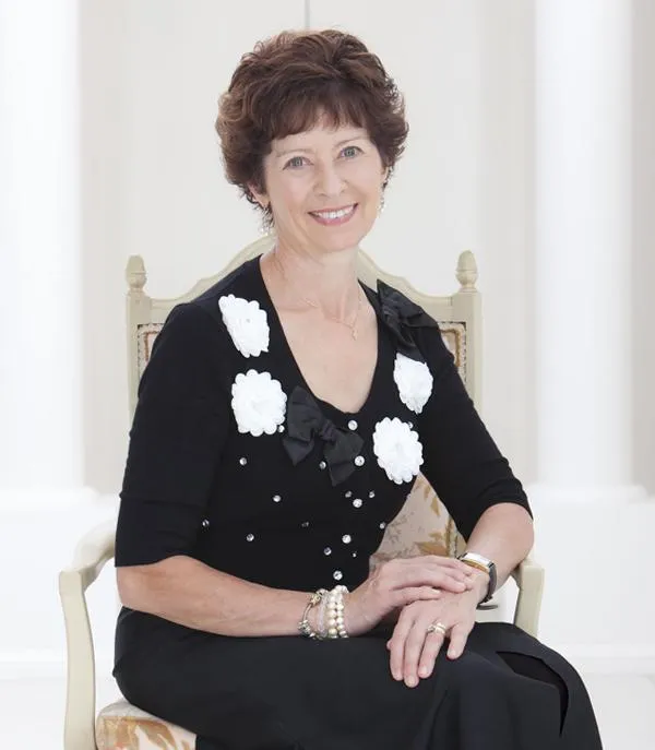 Lesley Profile Chair Pic