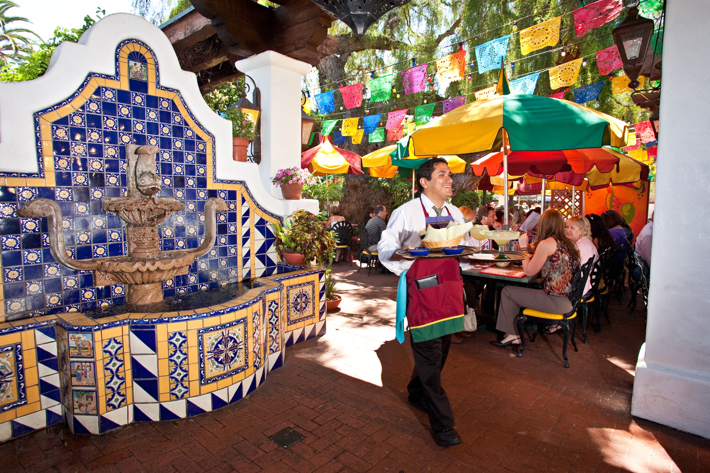 Mariachi in the courtyard at Casa Guadalajara