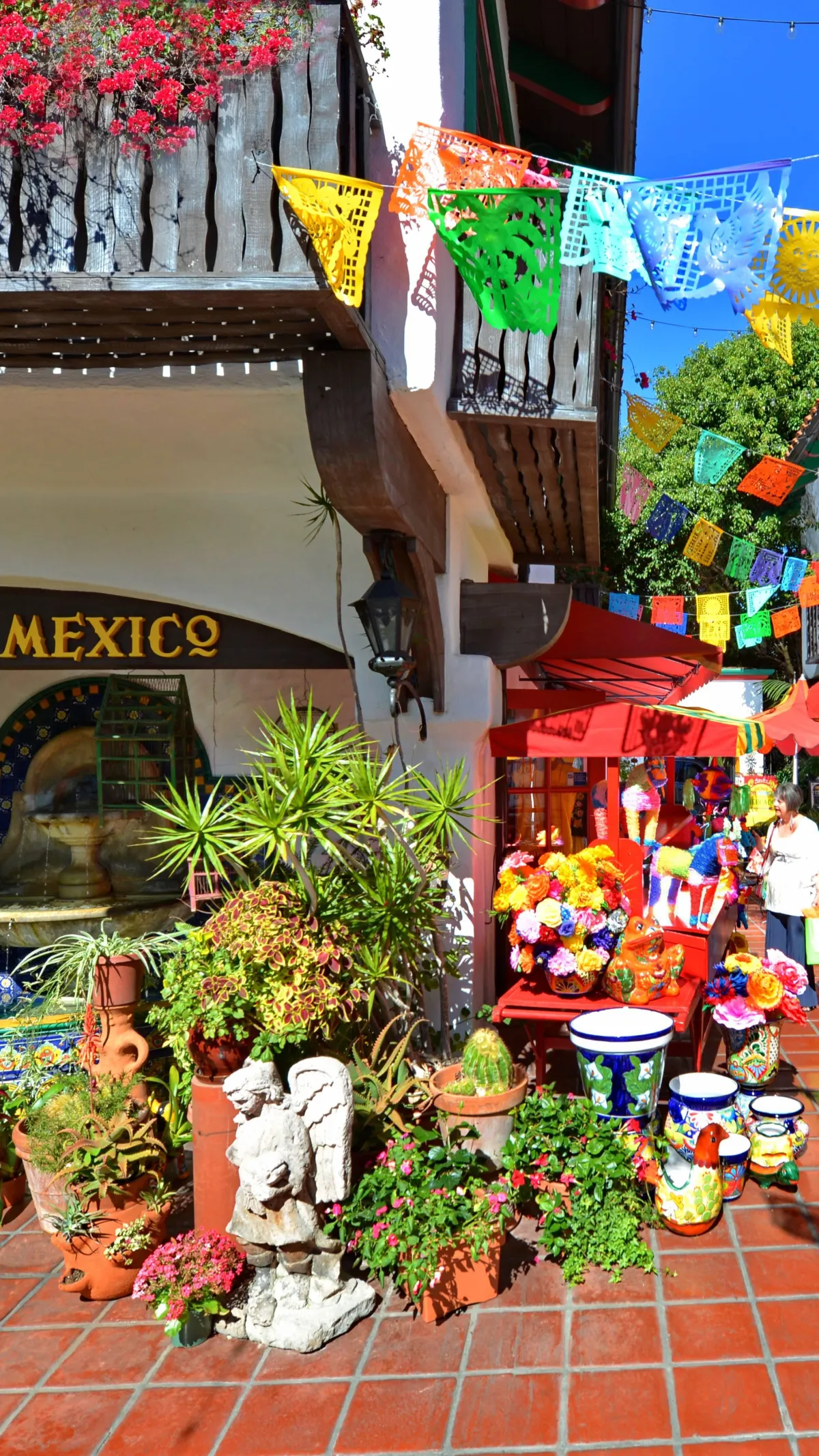 Artes de Mexico at Bazaar del Mundo Shops
