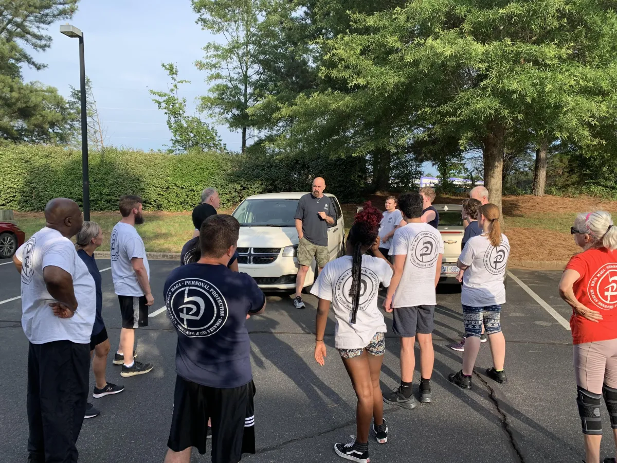 A class at Krav Maga LKN on dealing with parking lot disputes.
