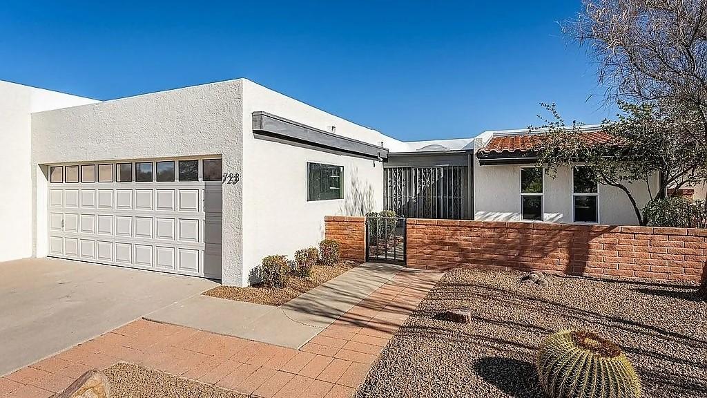 723 S Camino Del Monte, Green Valley, AZ 85614