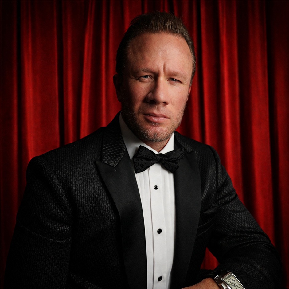 Lee Vaughn – Author