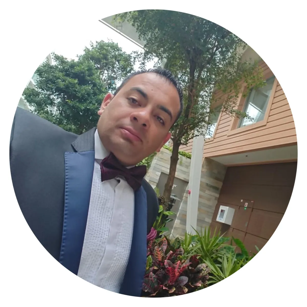 Alexander Oviedo - Director