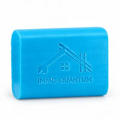Blauw zeepje met afgeronde hoeken, gepersonaliseerd met het bedrijfslogo van IMMO QUANTUM.