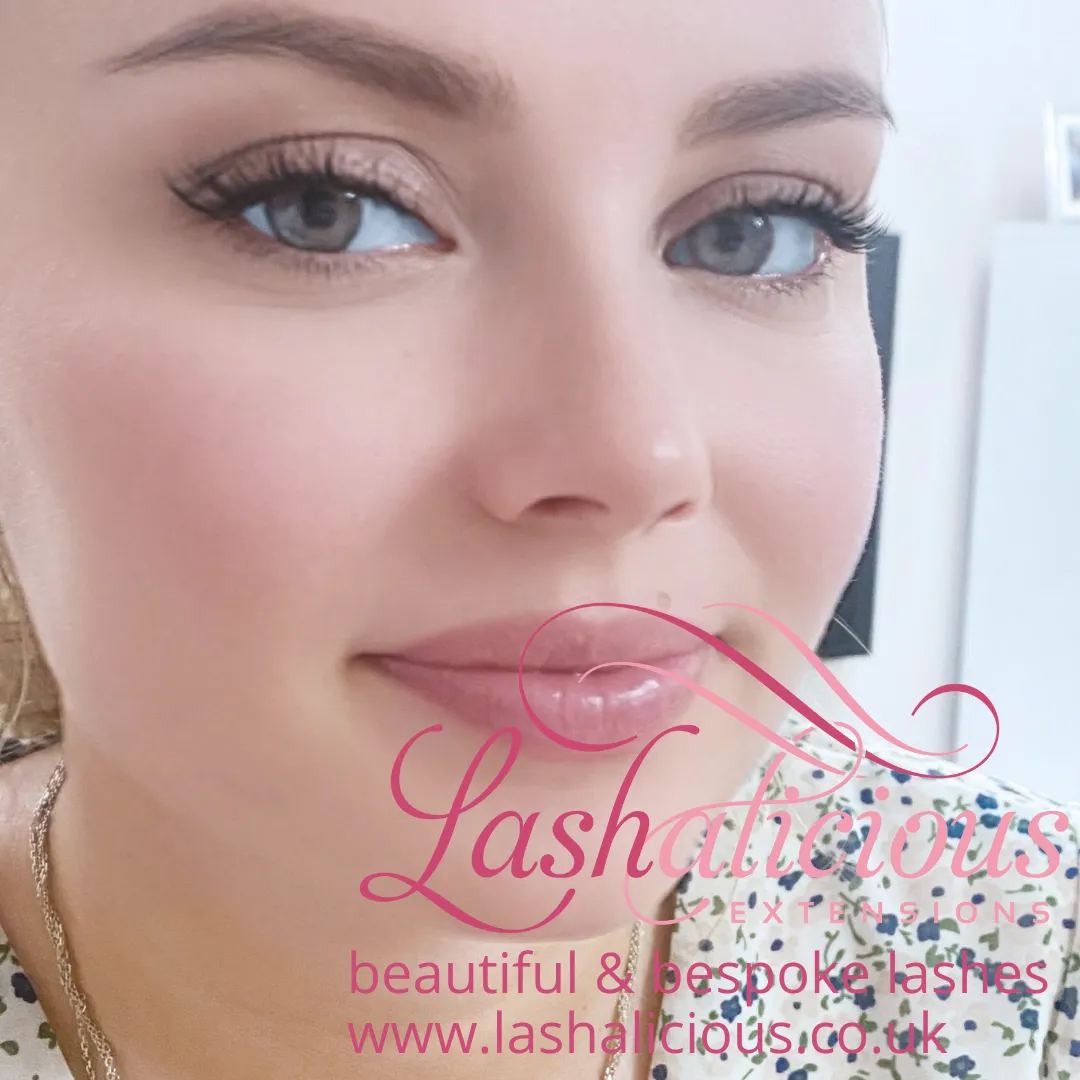 Lashalicious - classic individual lash extensions set