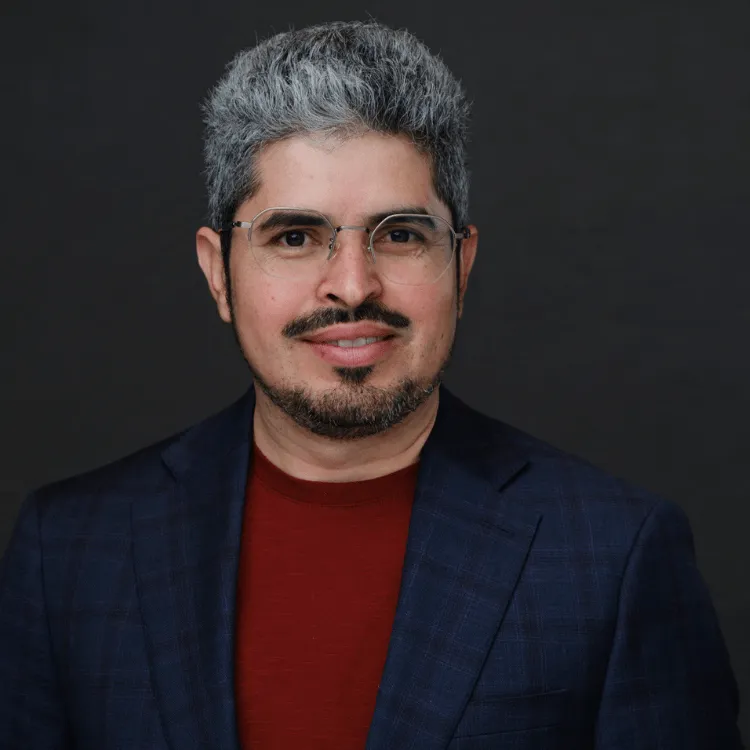 Gerardo Navarro, California licensed insurance professional