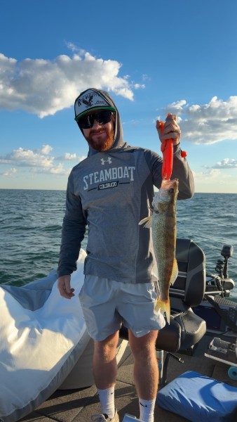 Dreat day on Lake Erie Wlleye fishing. Than you Stackin eyes charters