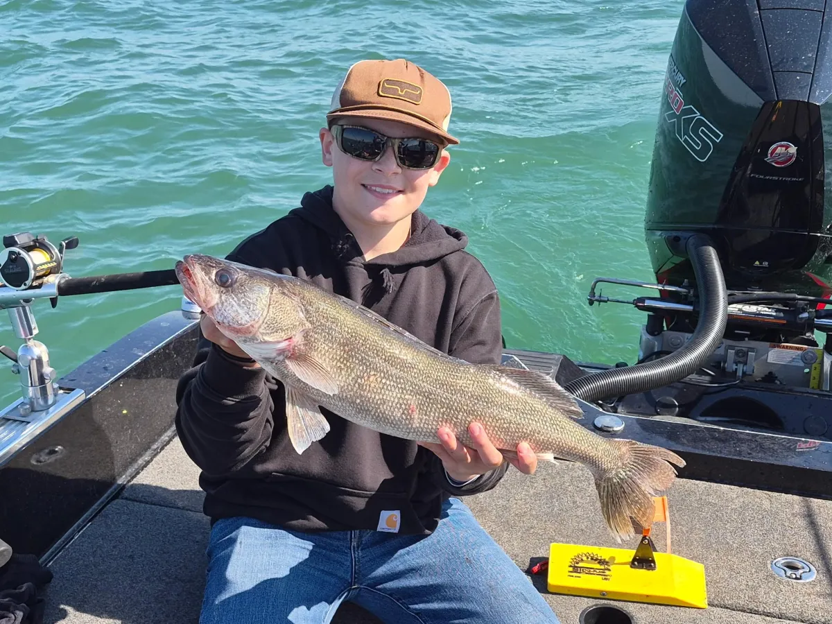 Stackin eyes charters cath. Nice Walleye! Stakin eyes charters