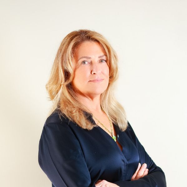 Ann Huttinger headshot