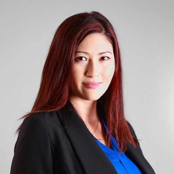 Dr. Lisa Gray headshot