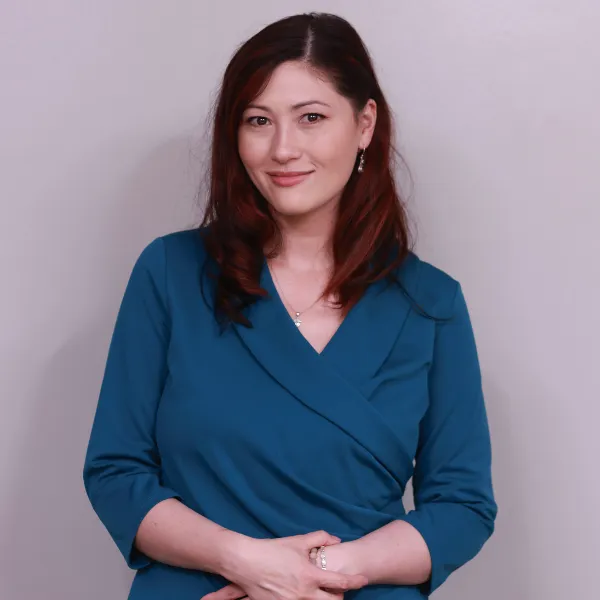 Dr. Lisa Gray headshot