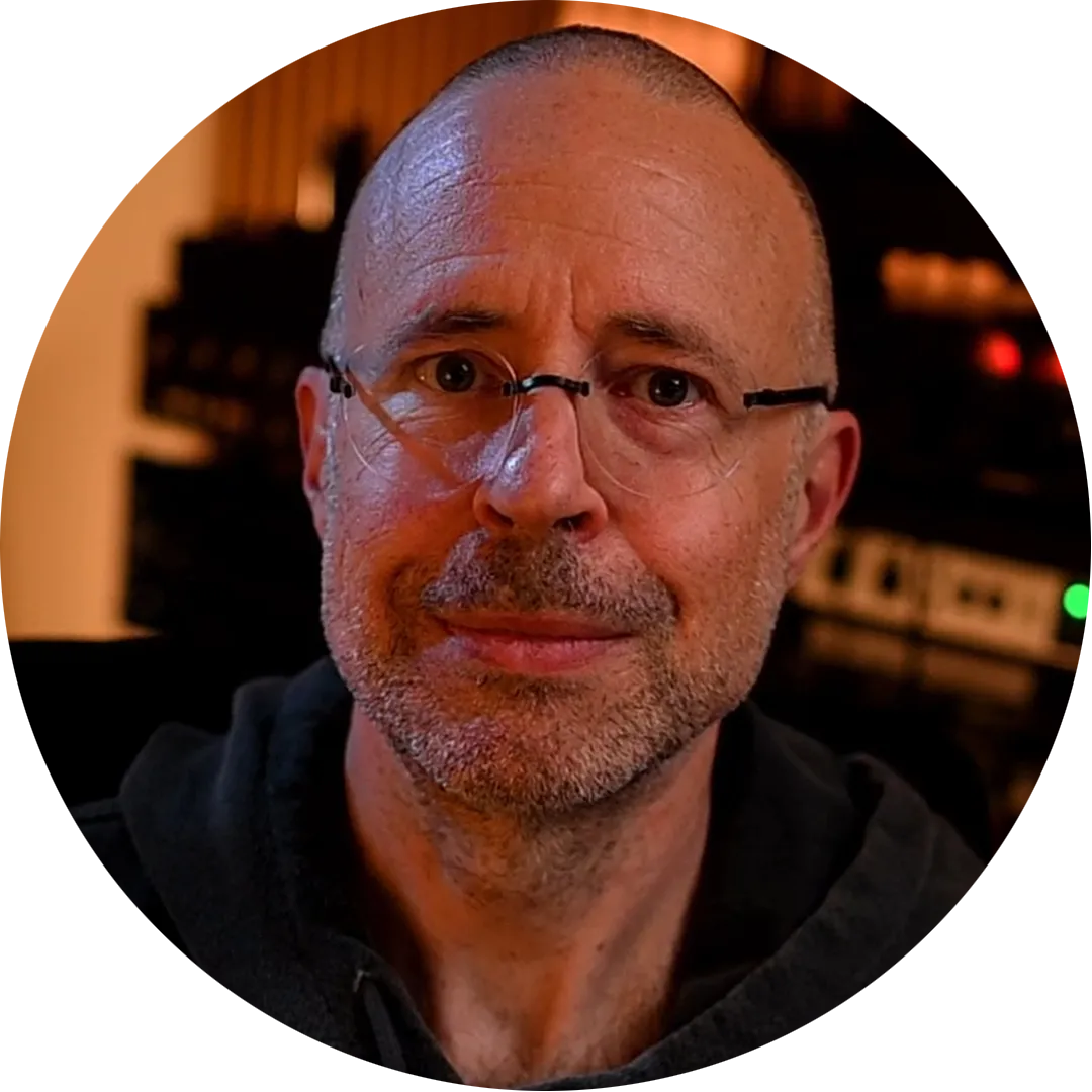 Headshot of Daniel, music producer and founder of FullTimeMusicPro