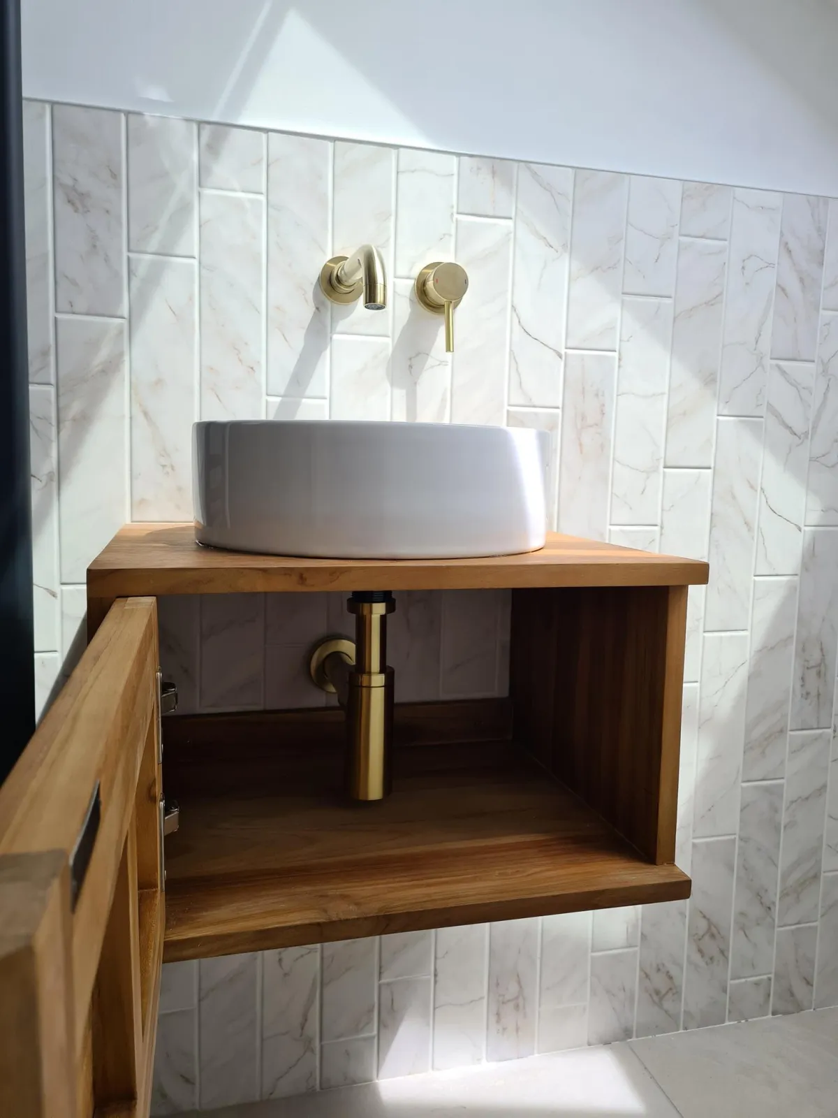Washbasin Installations in Woodford