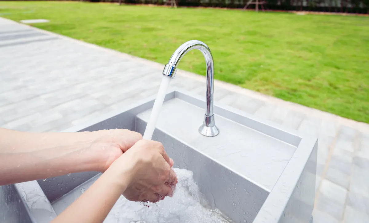 Outdoor sink repairs woodford