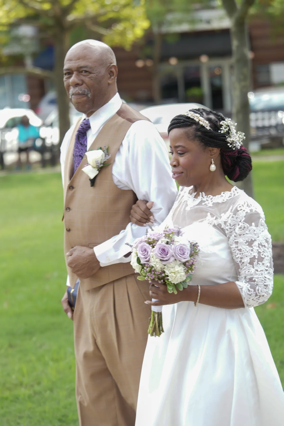 Outdoor wedding couple — Executive Choices Photography