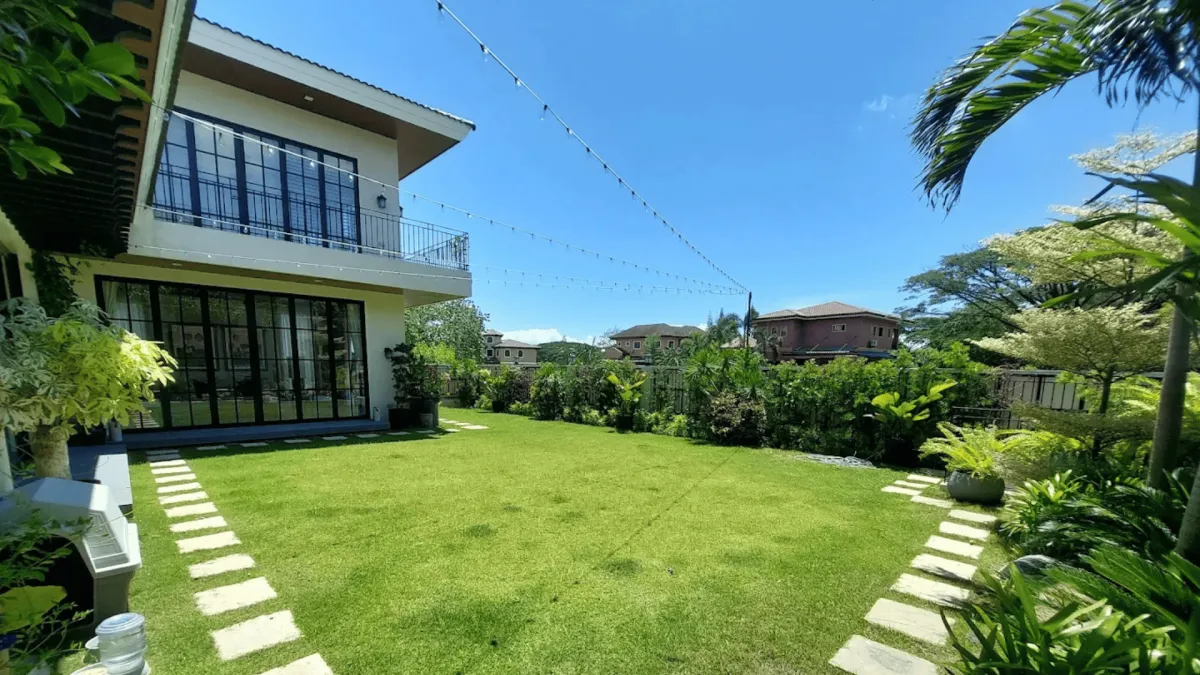  Full Garden Landscape