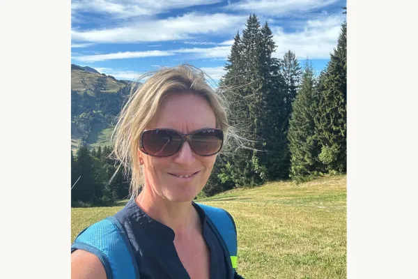 Johanna Urquhart, walking in the French Apls