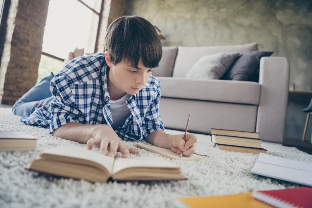 How to Help Your Teens Motivate Themselves with V.S.M.A.R.T Goals